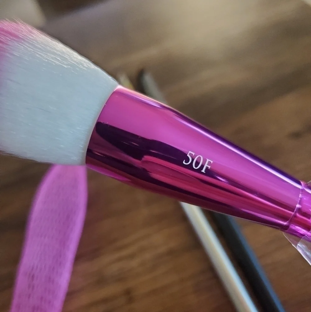 Makeup brush bundle. 50F Ombre powder brush, eye concealer and eyeliner